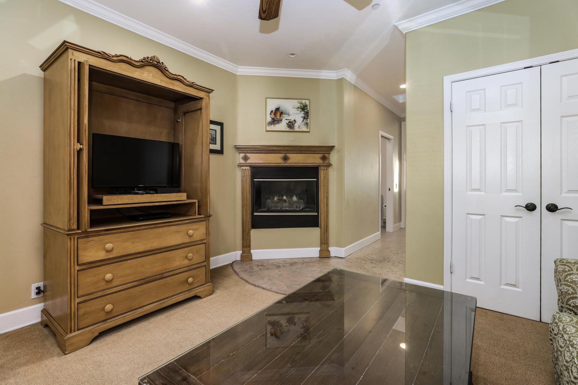 King Suite,1644413189:JPEG